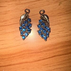 Elegant Blue Crystal Leaf Pendants